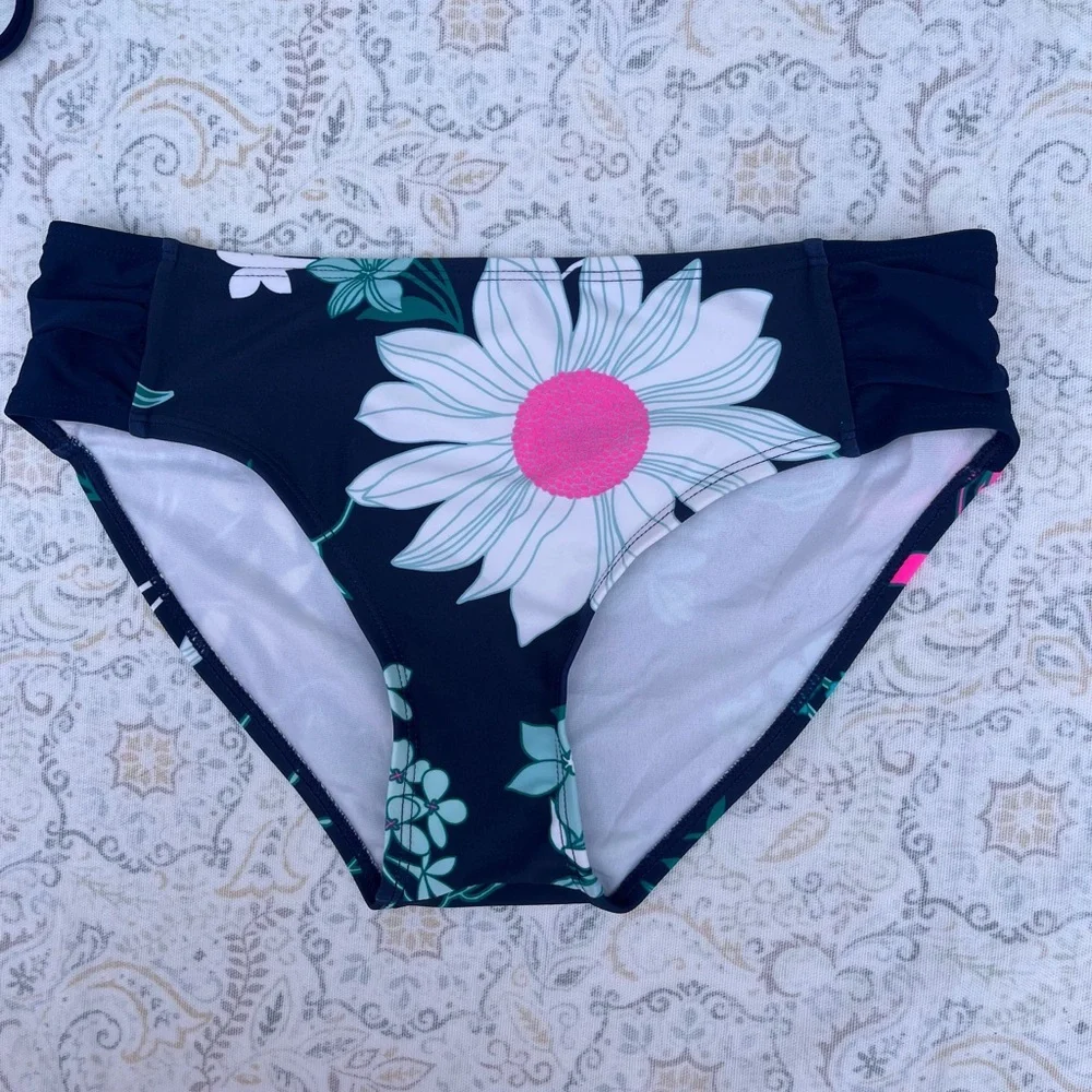 Kanu Surf bikini style